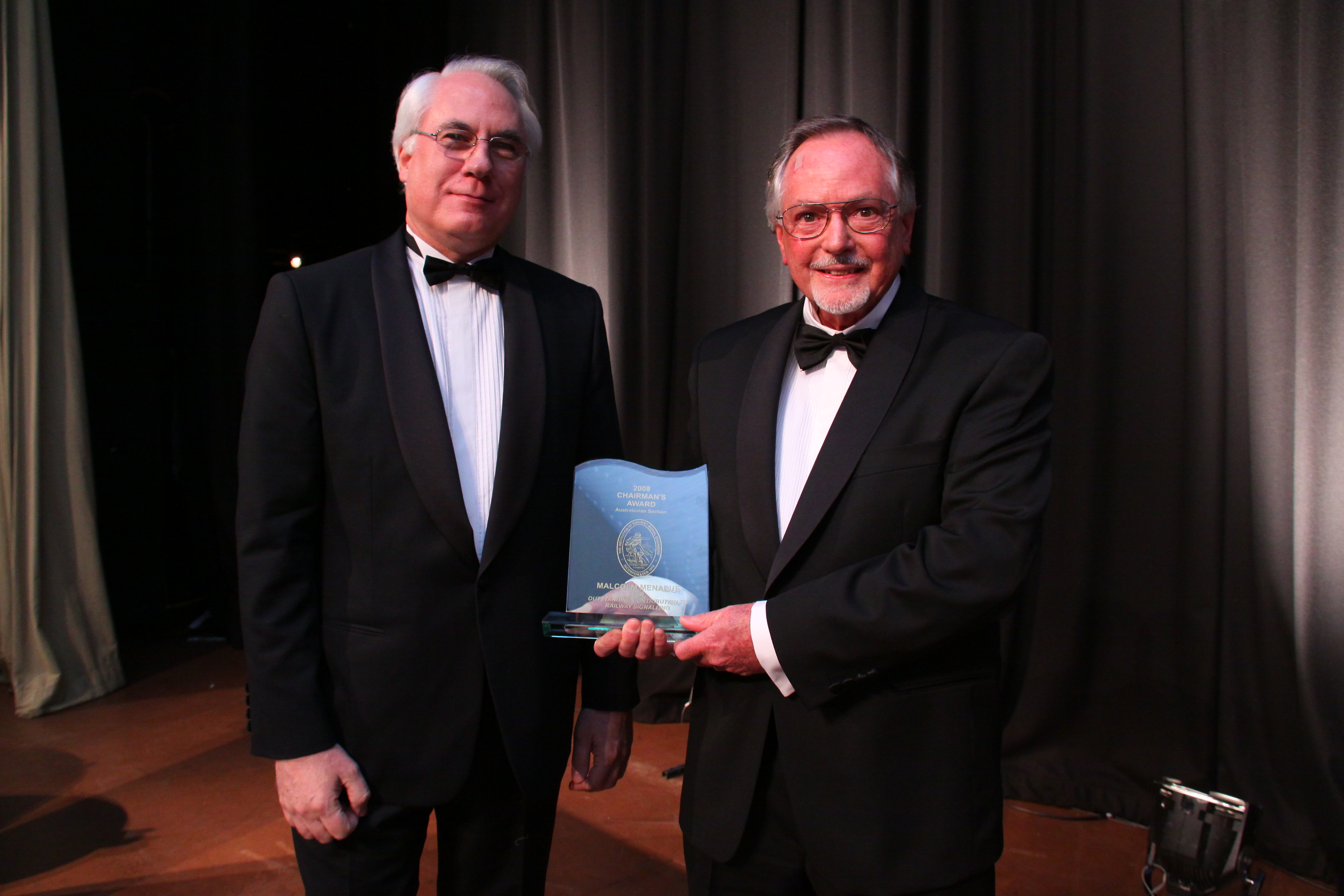 Malcolm Menadue receives Chairman's Award